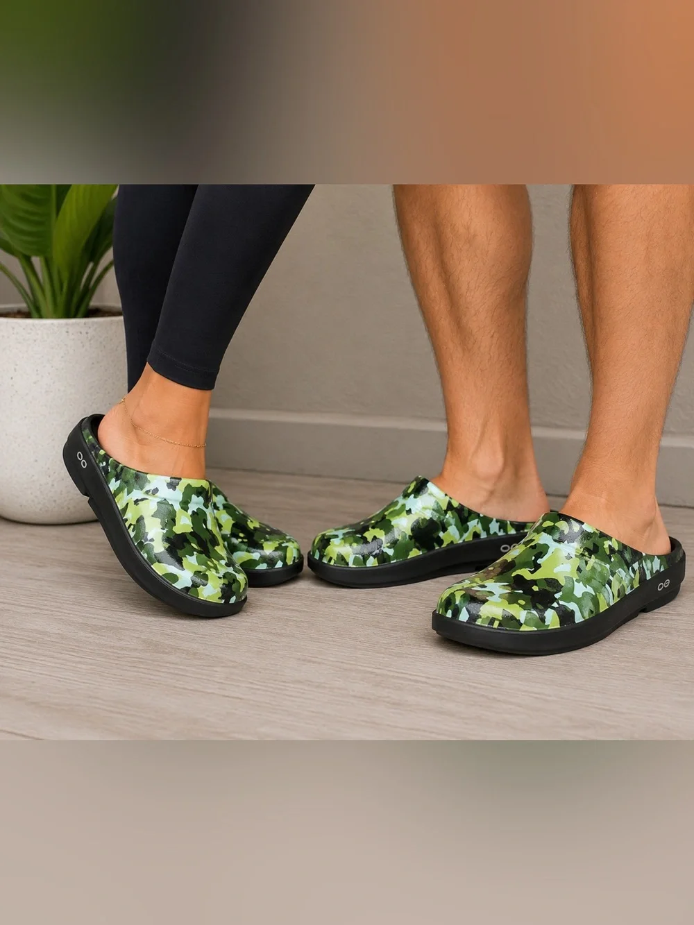 OOFOS‎ OOcloog Limited Edition Green Camo Recovery Clogs Size M10 Comfort Shoes